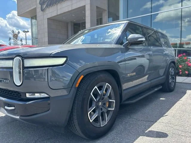 2023 Rivian R1S Adventure Quad-Motor Large Pack's photo