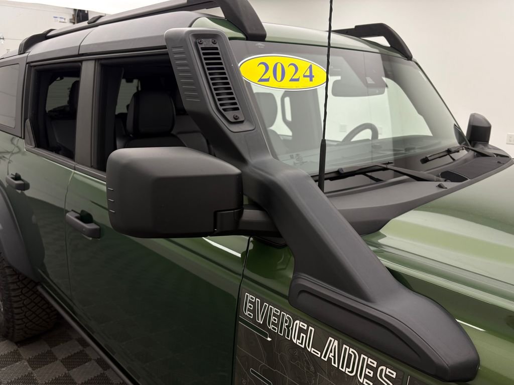Used 2024 Green Metallic Ford Everglades image 7