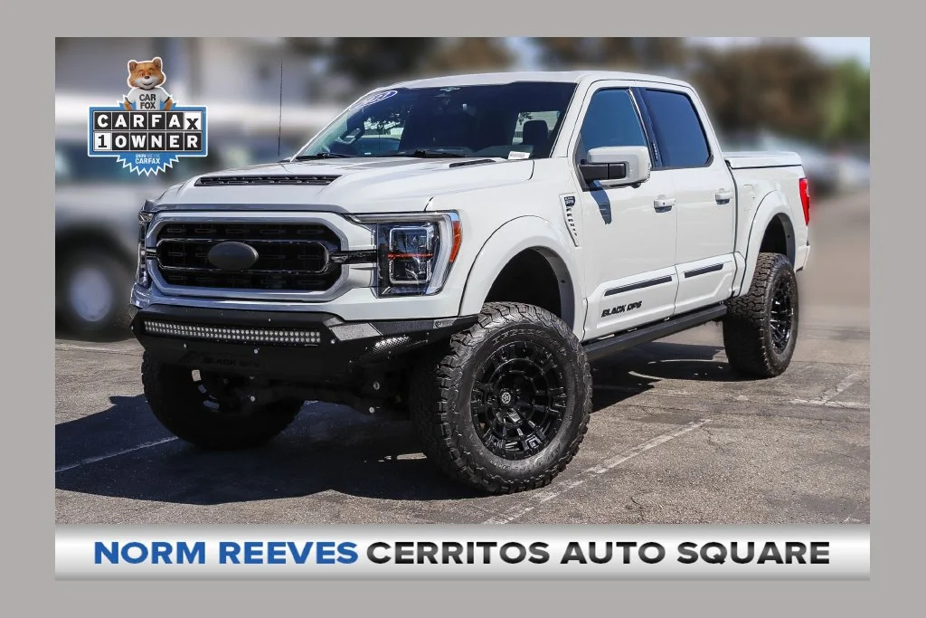 Used 2023 White Ford Lariat image 1