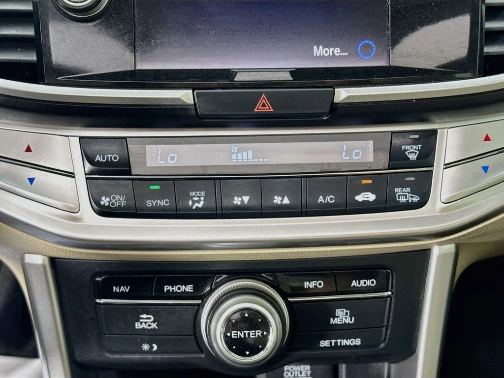 Used 2015 White Honda Touring image 18