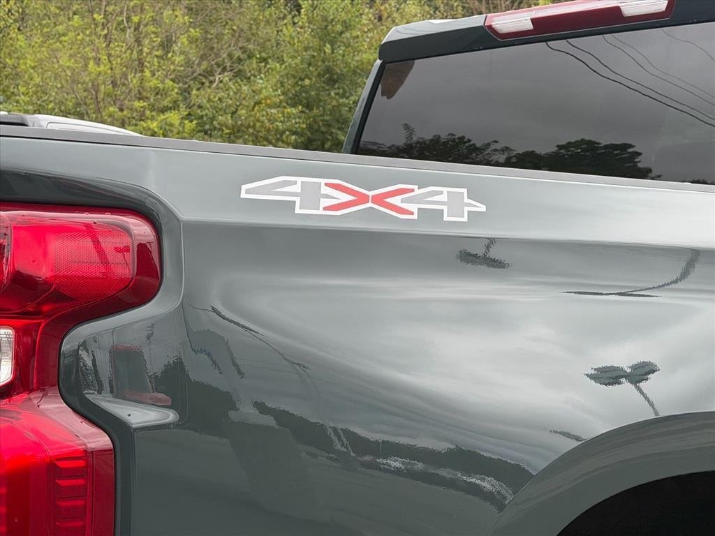 Used 2026  CHEVROLET RST image 9