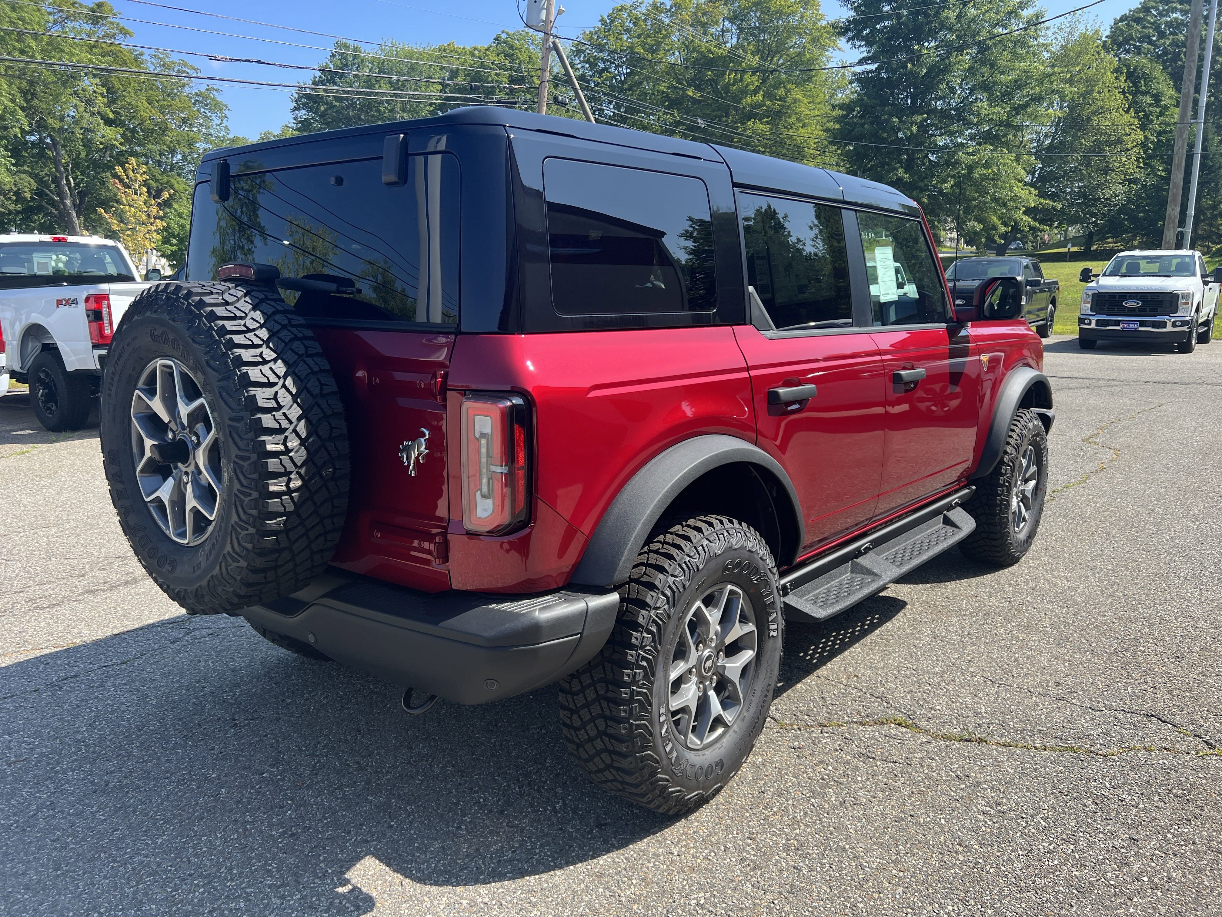 New 2025 Ruby Red Metallic Tinted Clearcoat Ford Badlands® image 5