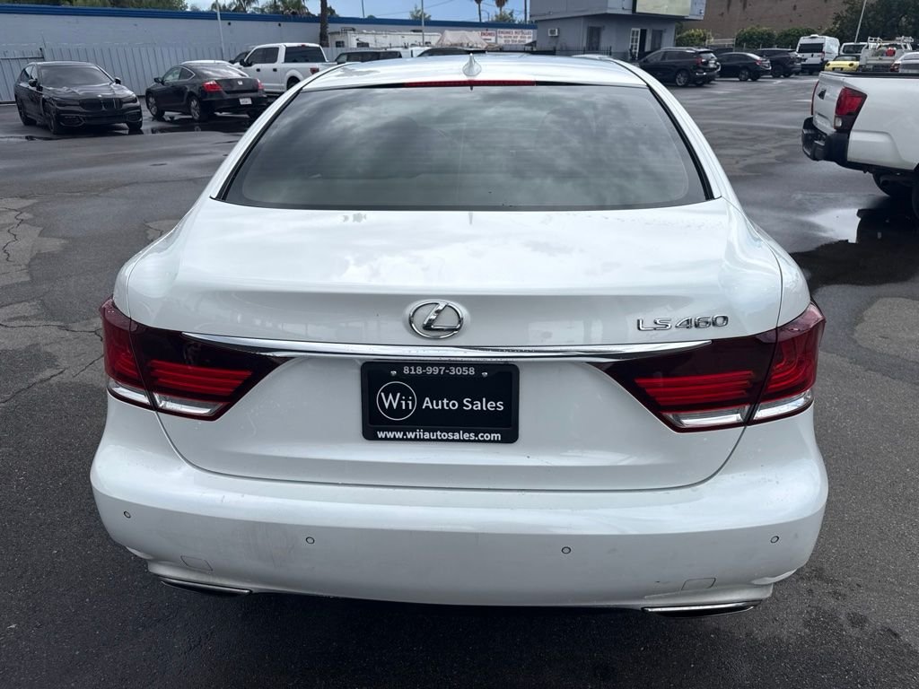 Used 2014 White Lexus 460 image 6