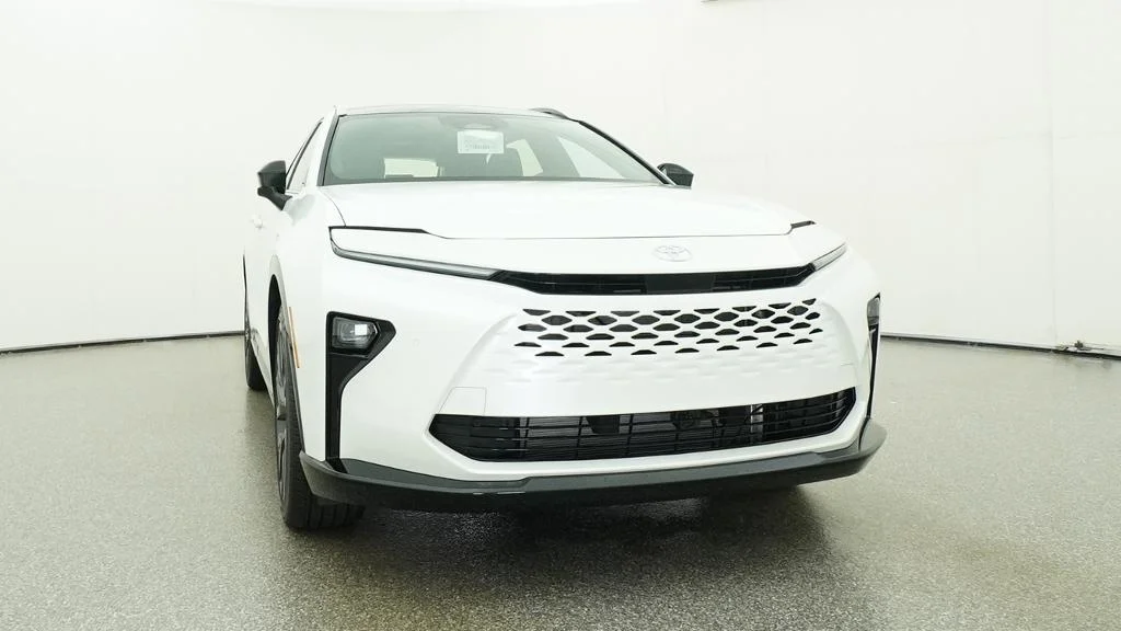 New 2026 Oxygen White Toyota Limited image 7