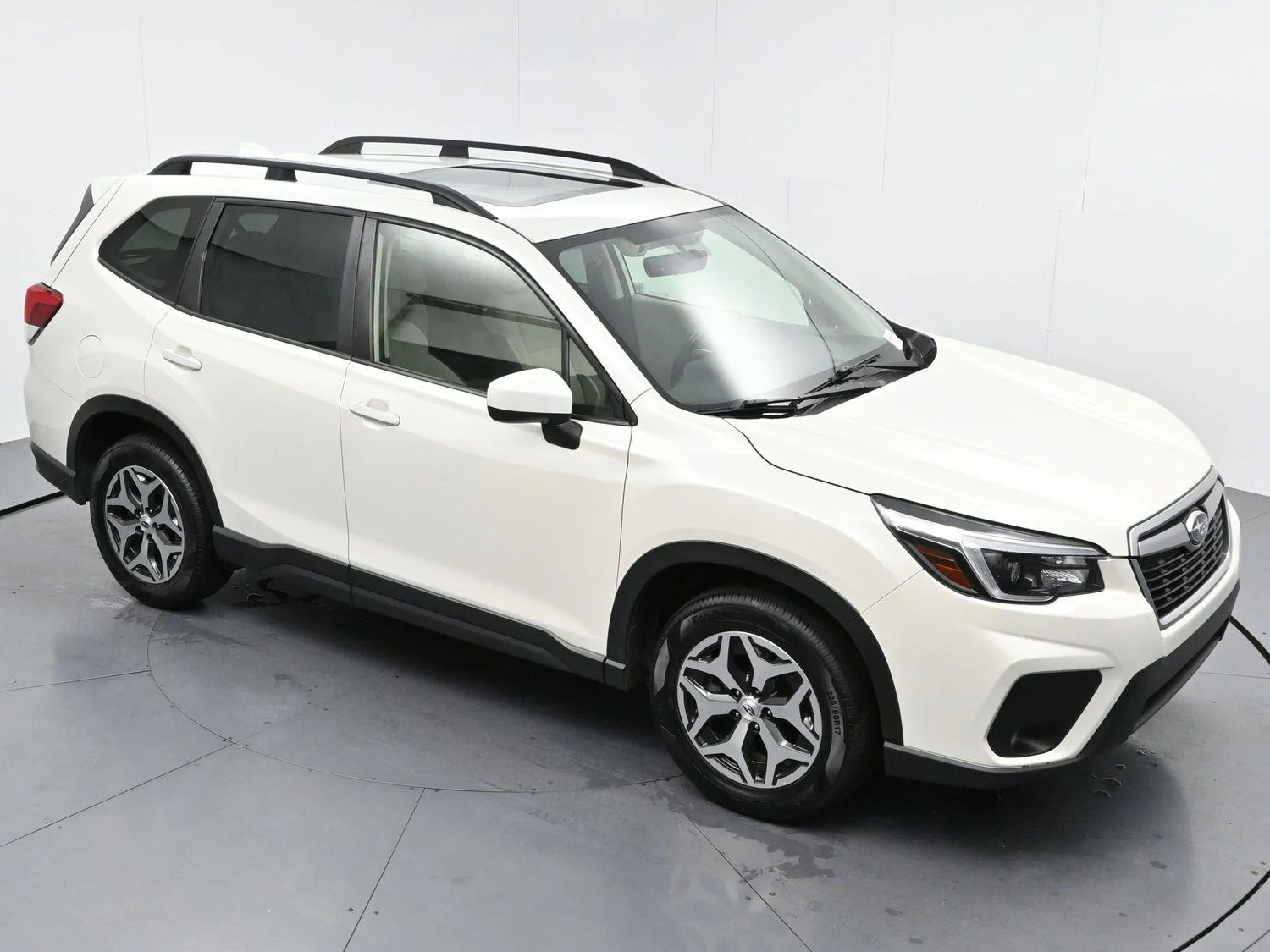Used 2021 Crystal White Pearl Subaru Premium image 40