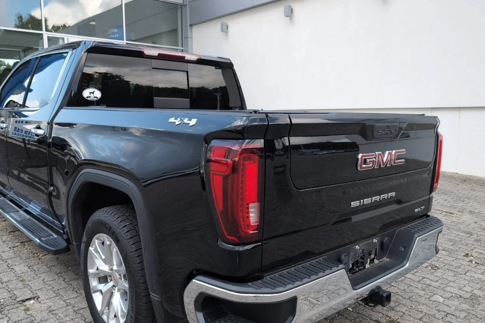Used 2021 ONYX BLACK GMC SLT image 8