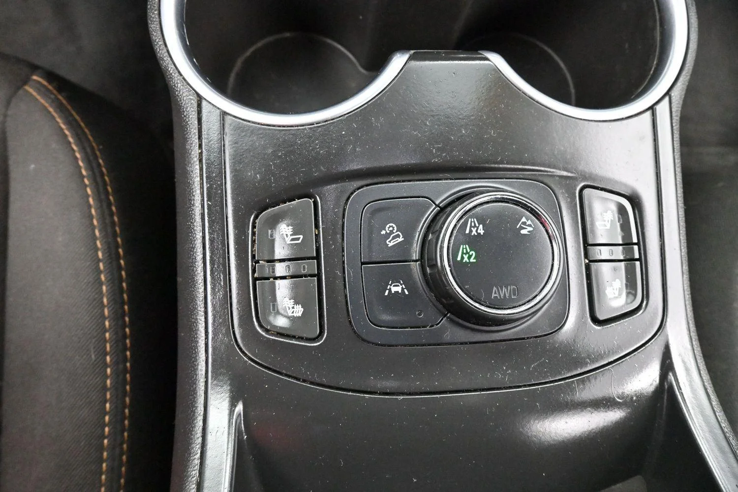 Used 2020 Summit White GMC SLE image 25