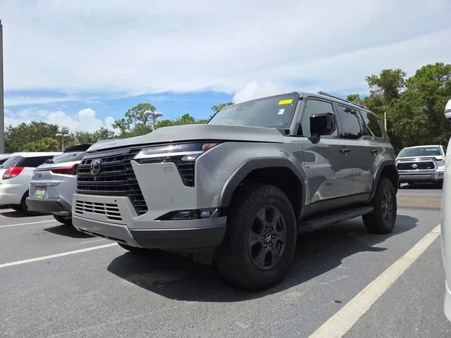 Used 2026  Lexus 550 Overtrail+ image 3