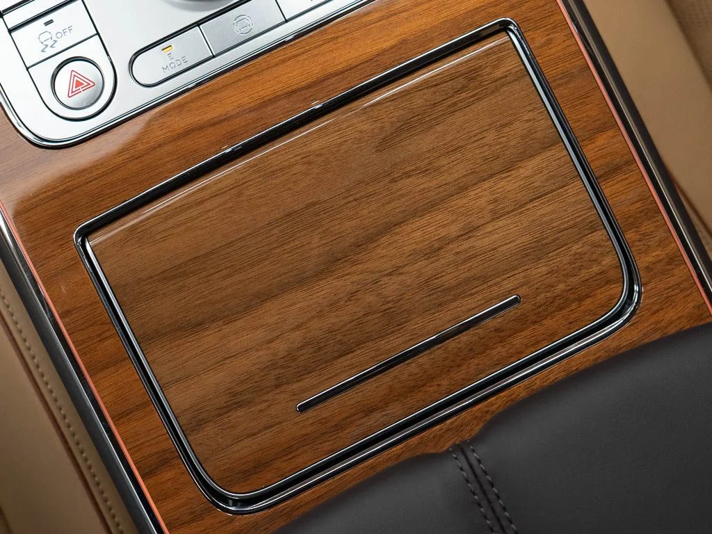 Used 2025 White Sand - by Mulliner Bentley Mulliner image 34
