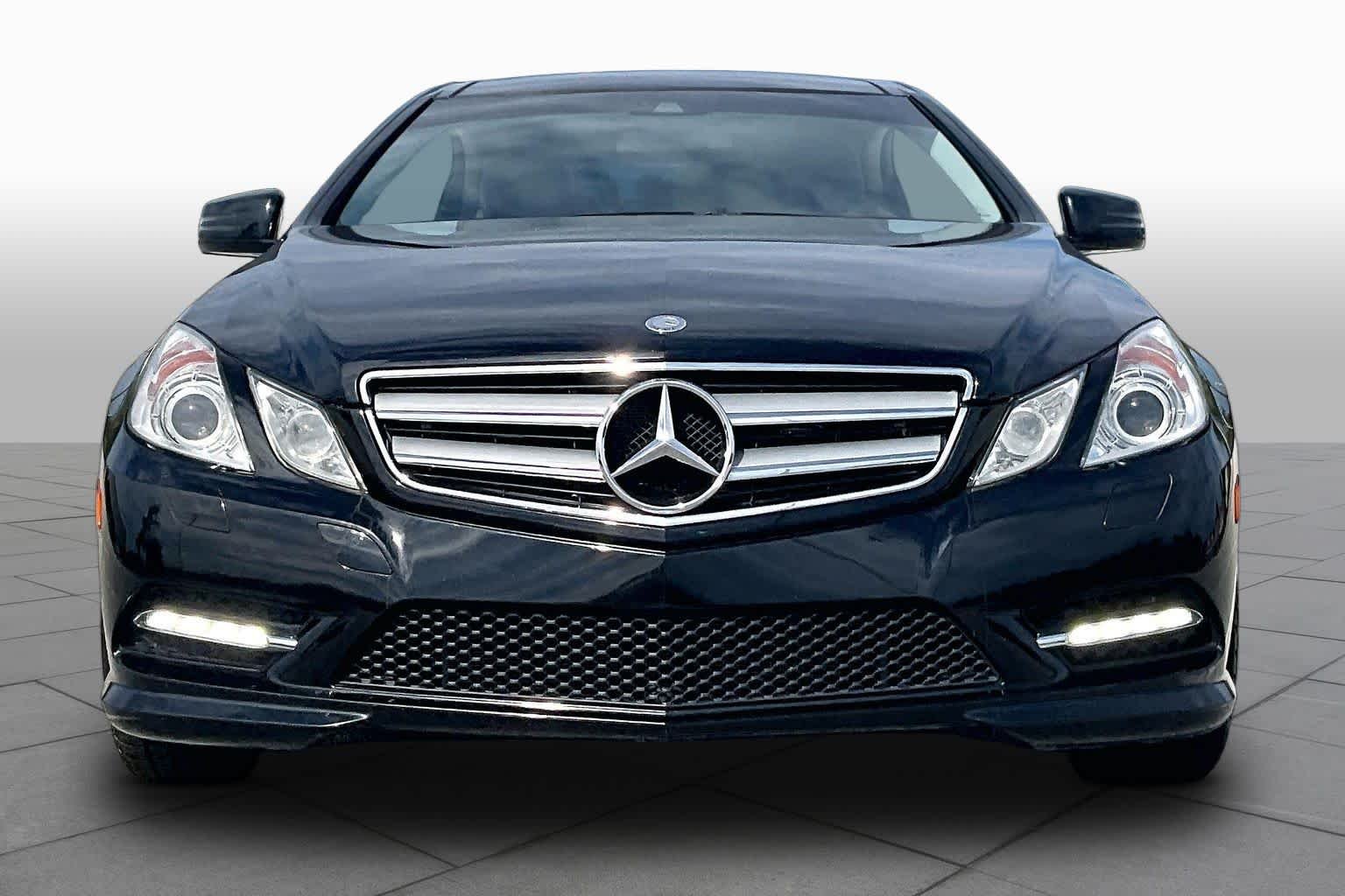 Used 2012 Black Mercedes-Benz E 550 image 4