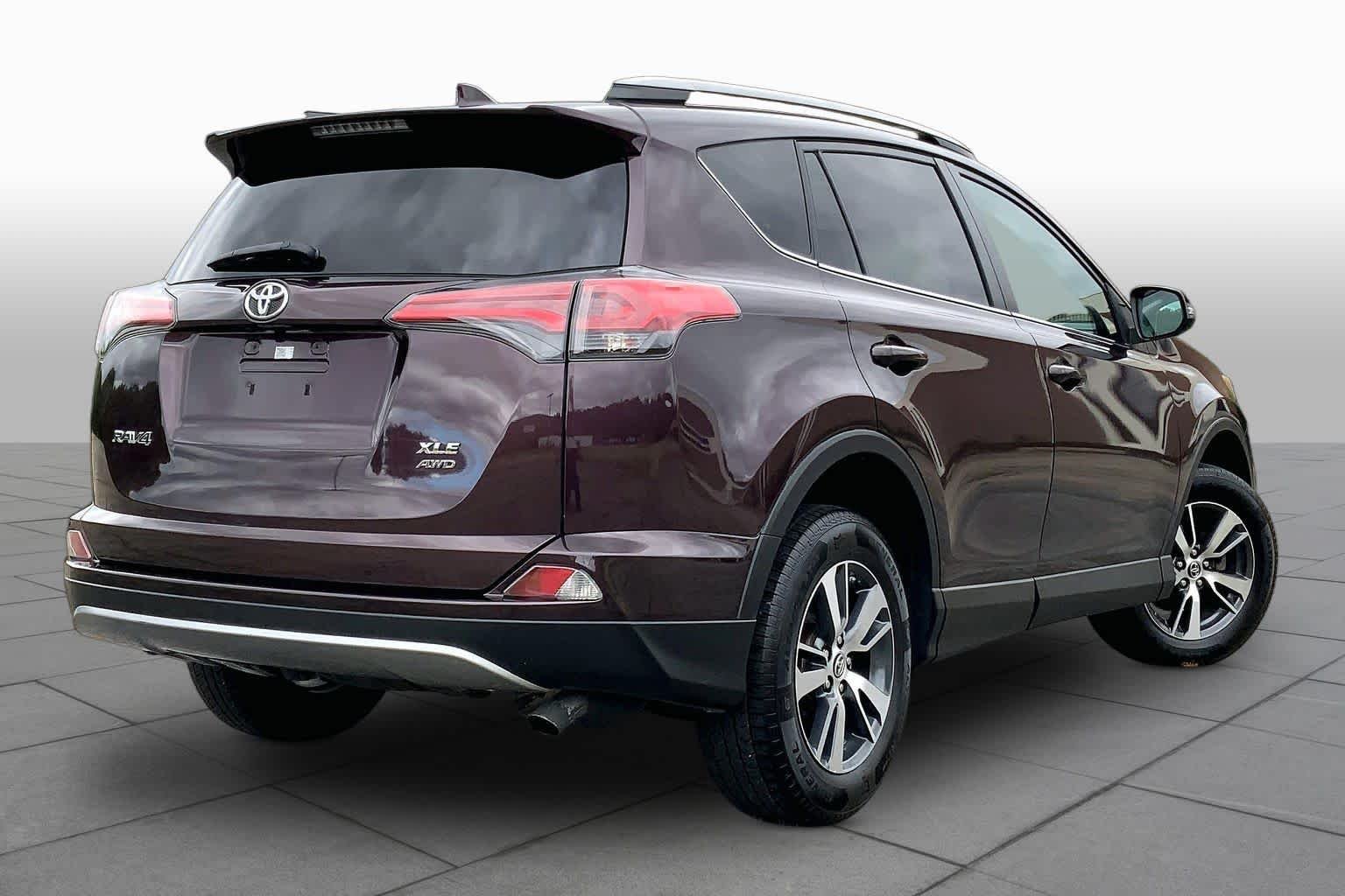 Used 2017 Black Currant Metallic Toyota XLE image 13