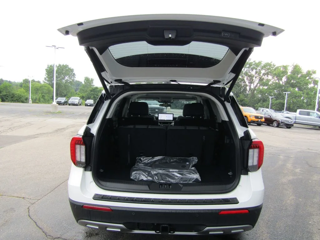 New 2026 Star White Metallic Tri-Coat Ford Active image 19