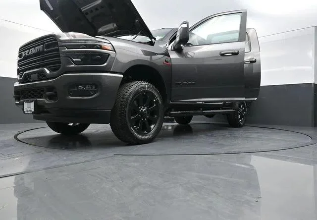 New 2026 Granite Crystal Metallic Clear-Coat Exterior Paint RAM LARAMIE image 32