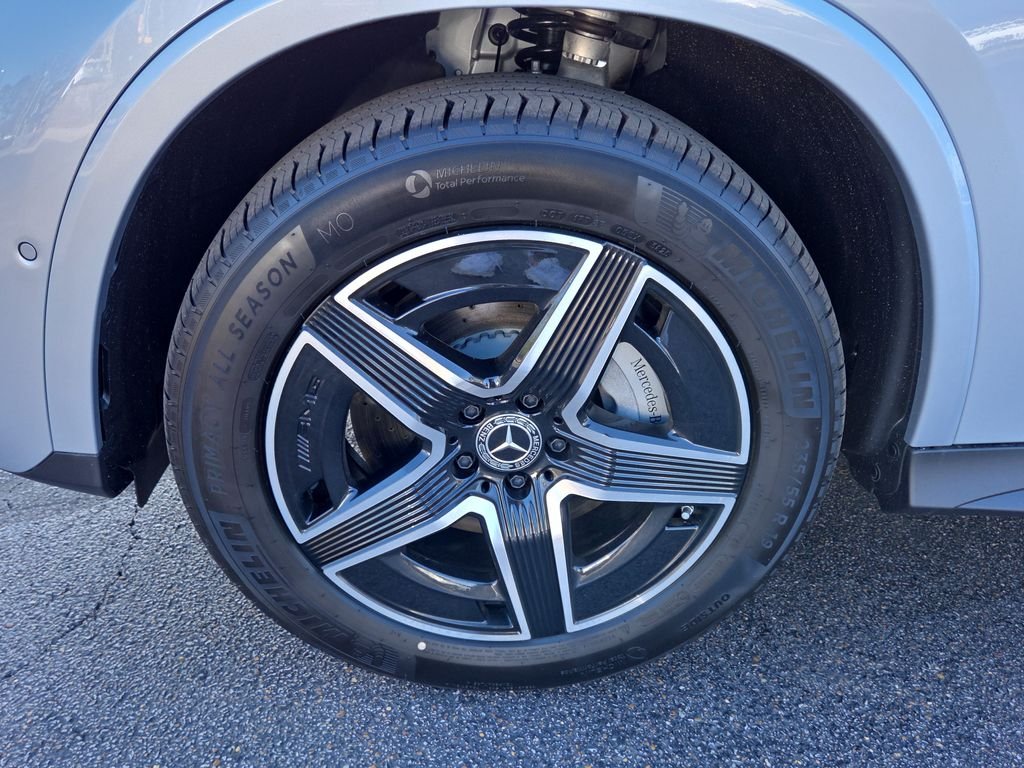 New 2026 Silver Mercedes-Benz GLC 300 image 9