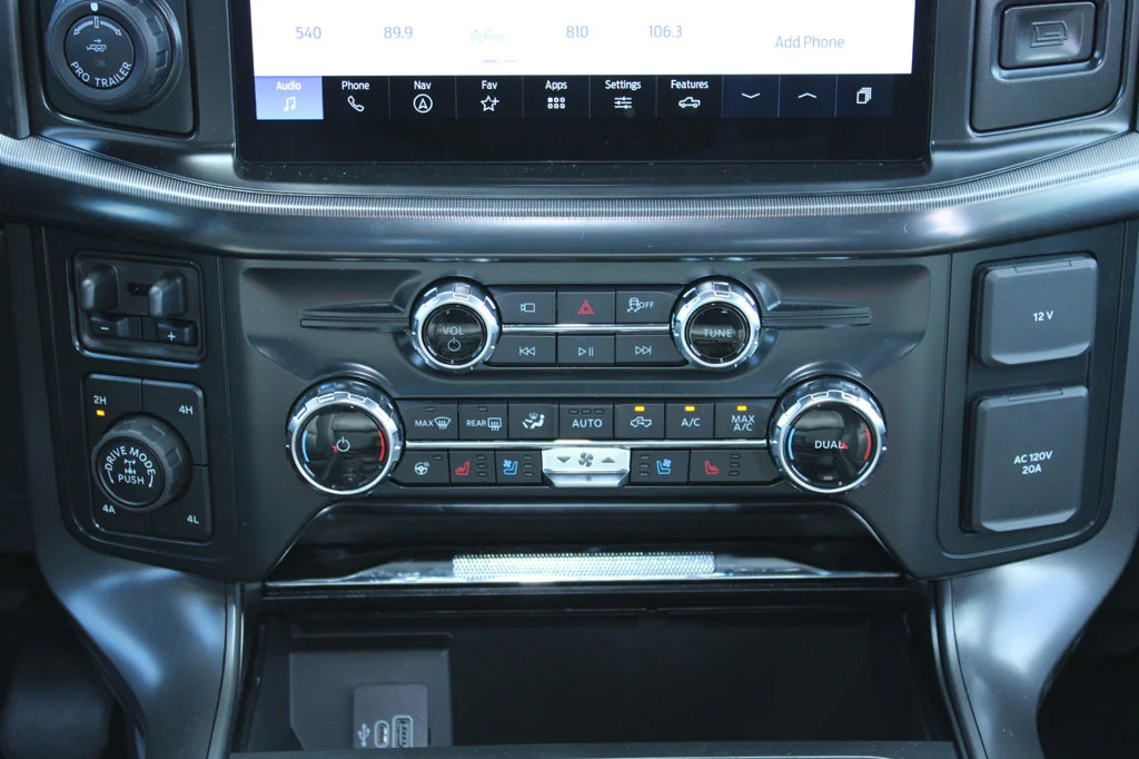 New 2026 Oxford White Ford Lariat® image 31