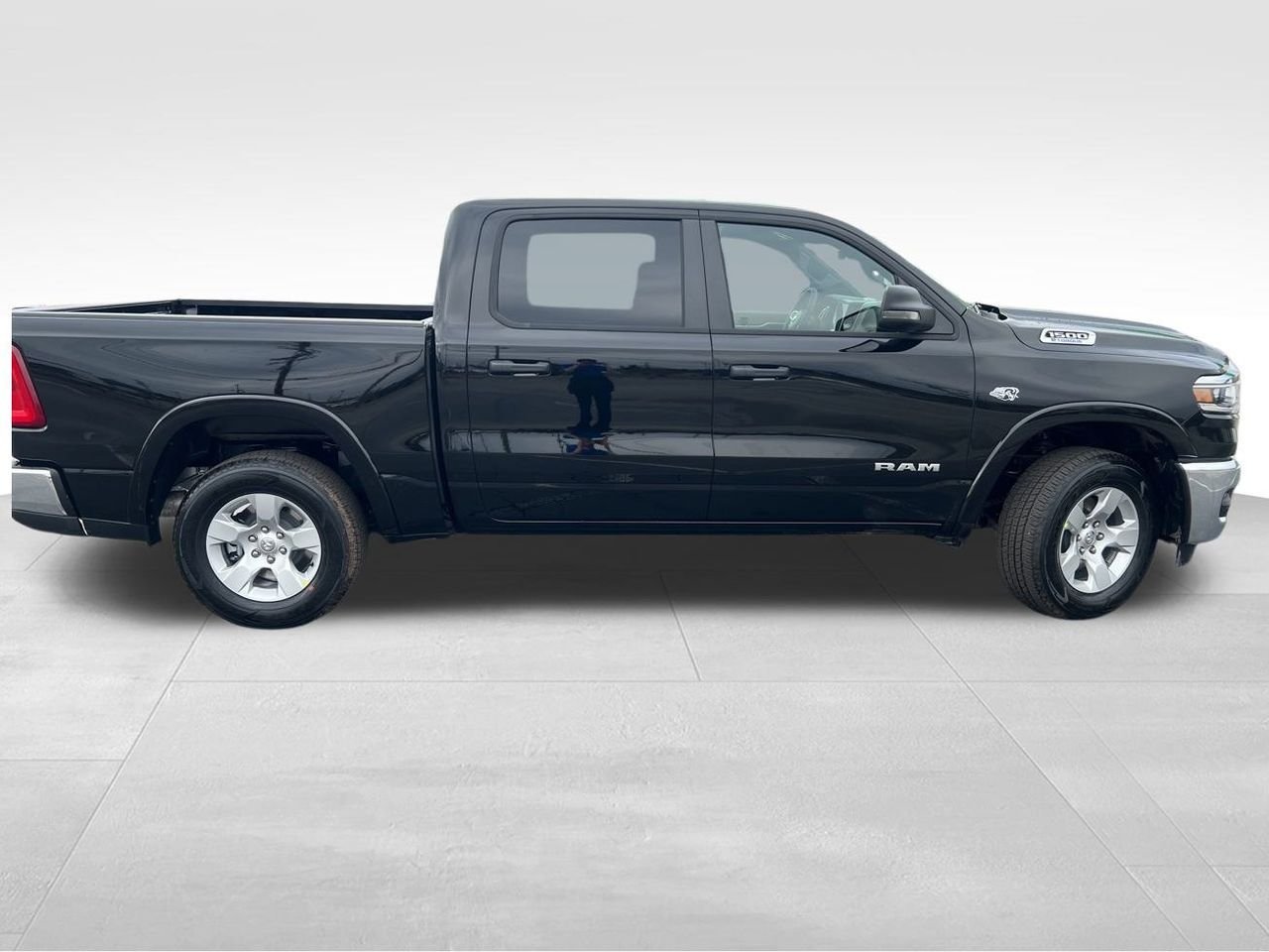 New 2026 Diamond Black Crystal Pearl-Coat Exterior Paint RAM Big Horn/Lone Star image 7