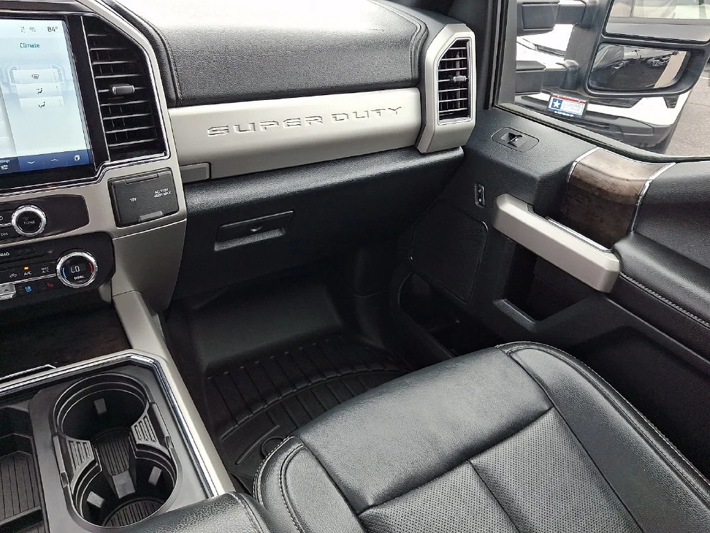 Used 2022 Black Ford LARIAT image 17