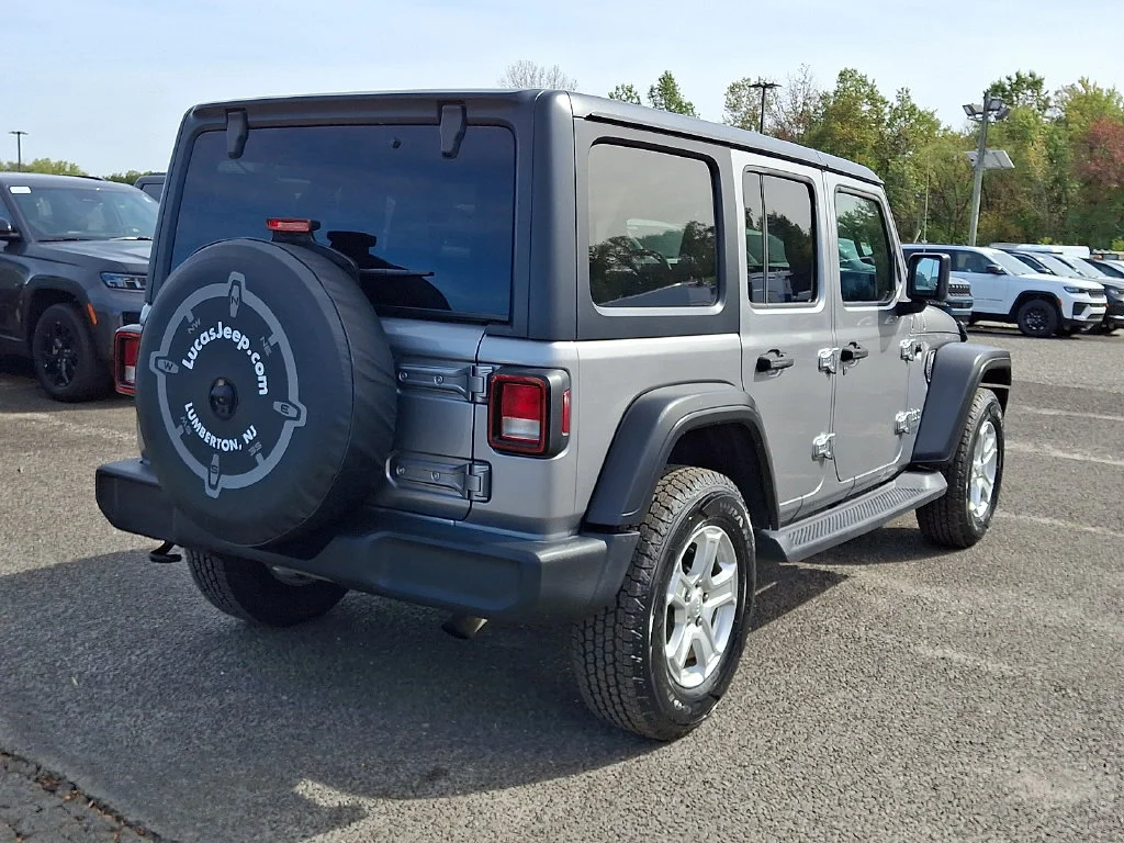 Used 2019 Silver Jeep Unlimited Sport S image 11