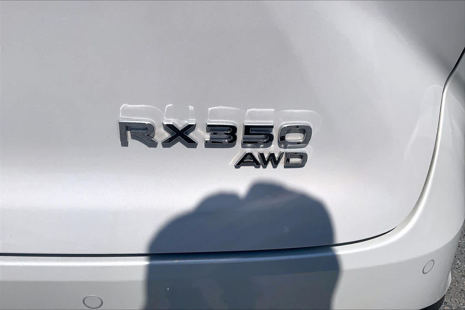 Used 2024 Eminent White Pearl Lexus Premium image 31