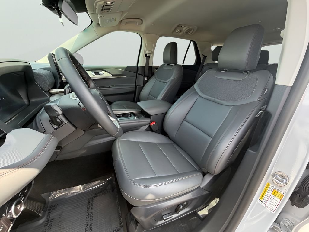 Used 2026 White Metallic Ford Active image 11