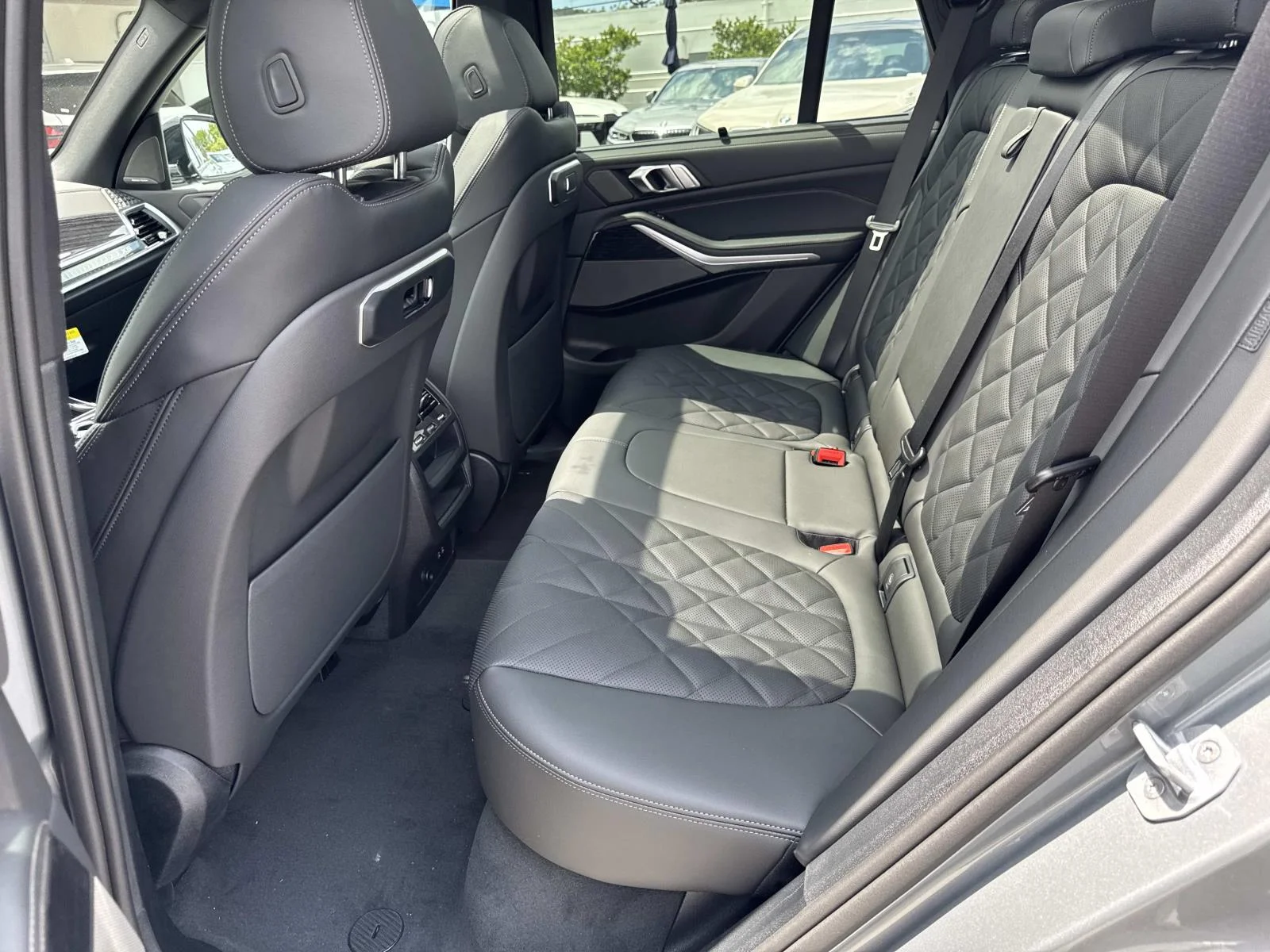New 2026 Skyscraper Grey Metallic BMW sDrive40i image 13