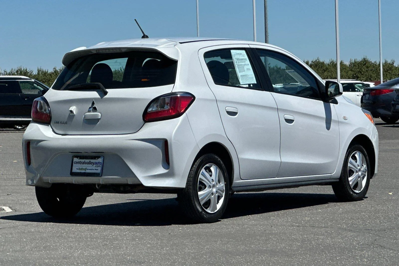 Used 2024 White Diamond Mitsubishi ES image 4