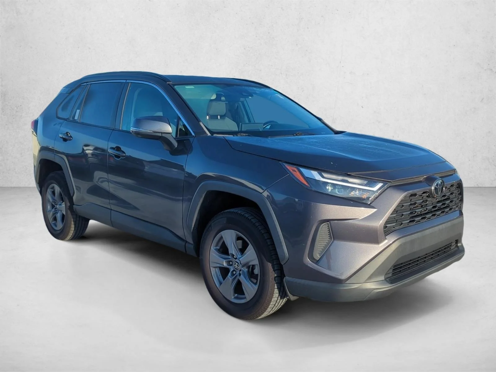 Used 2022 Magnetic Gray Metallic Toyota XLE image 4