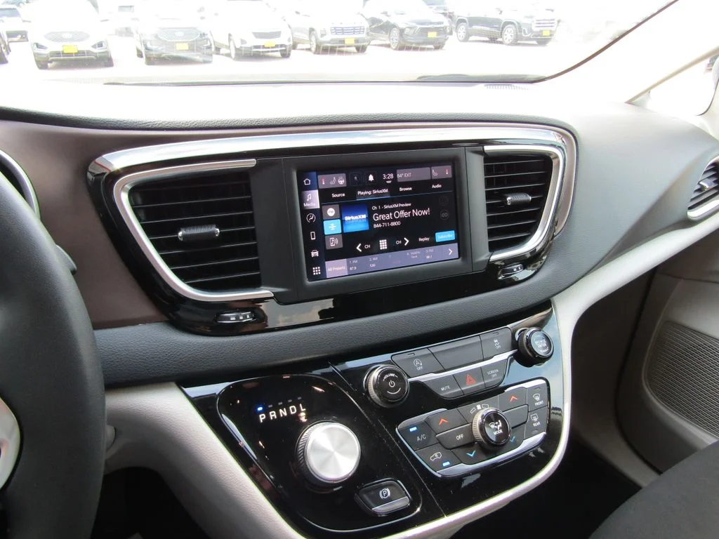 Used 2023 White Chrysler LX image 26