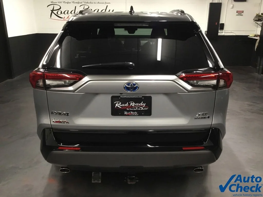 Used 2019 Silver Toyota XSE image 9