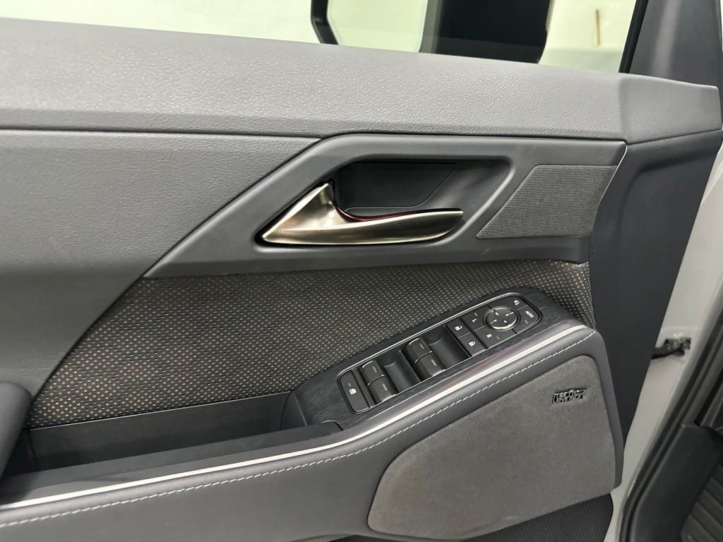 Used 2024  Lexus 550 Luxury+ image 16