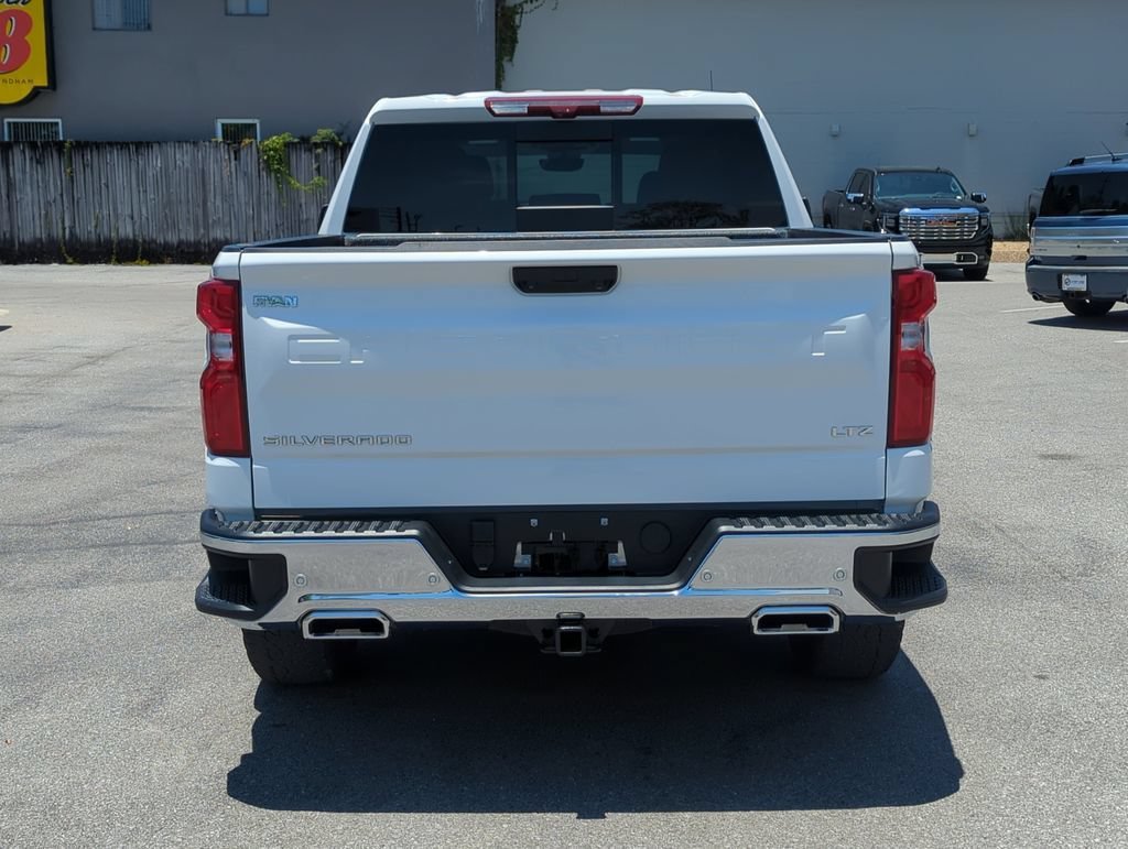 Used 2025 Summit White Chevrolet LTZ image 5