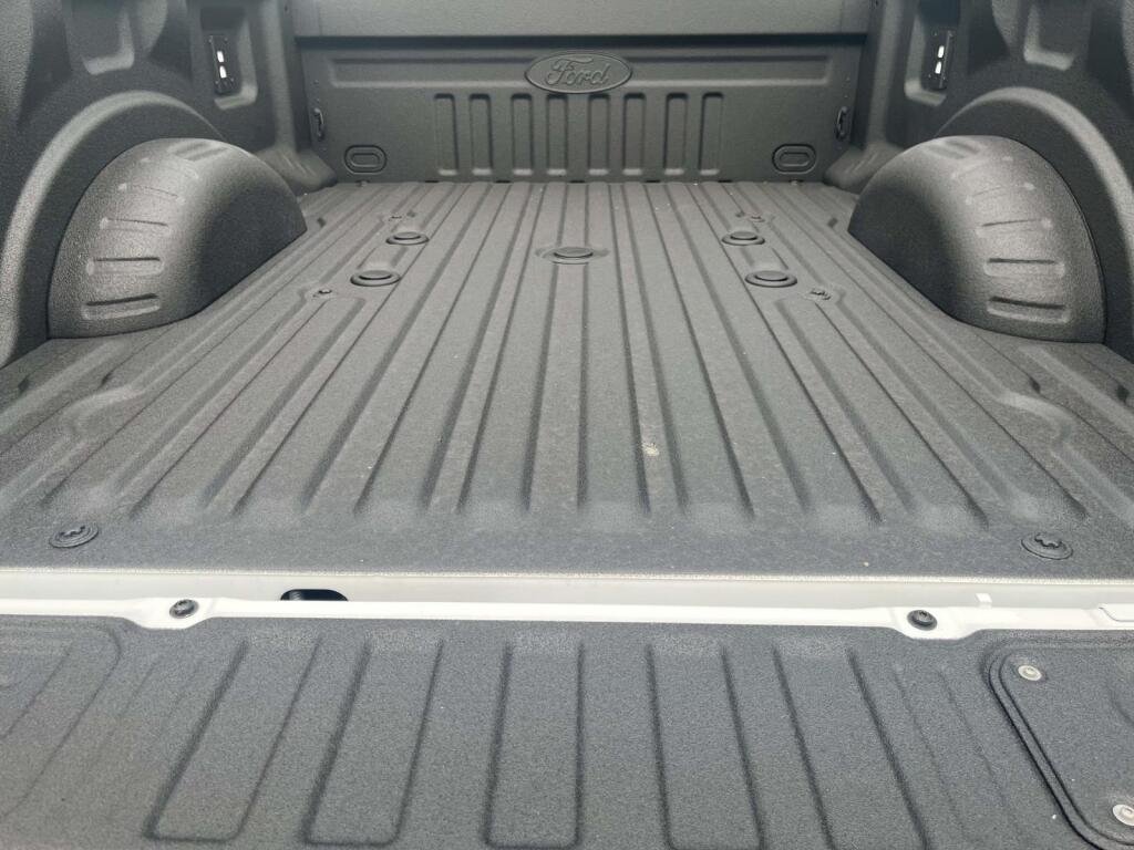 New 2026 Oxford White Ford XLT image 18