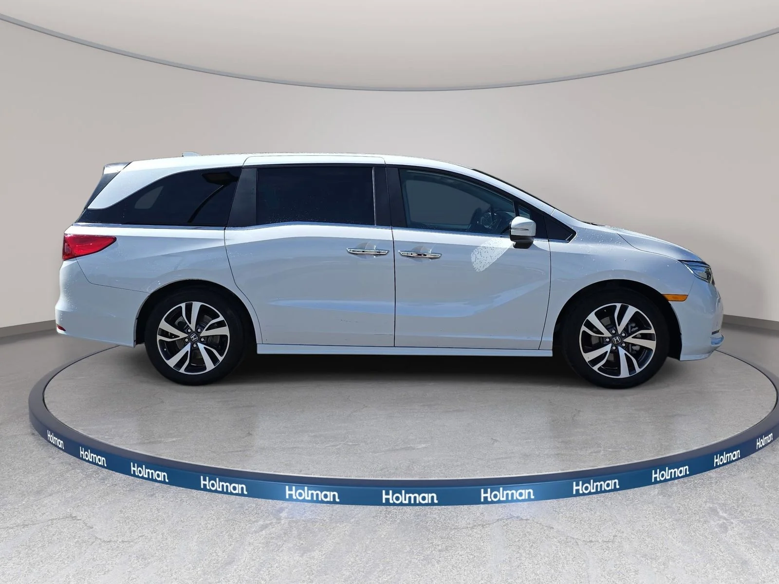 Used 2023 Platinum White Pearl Honda Touring image 5
