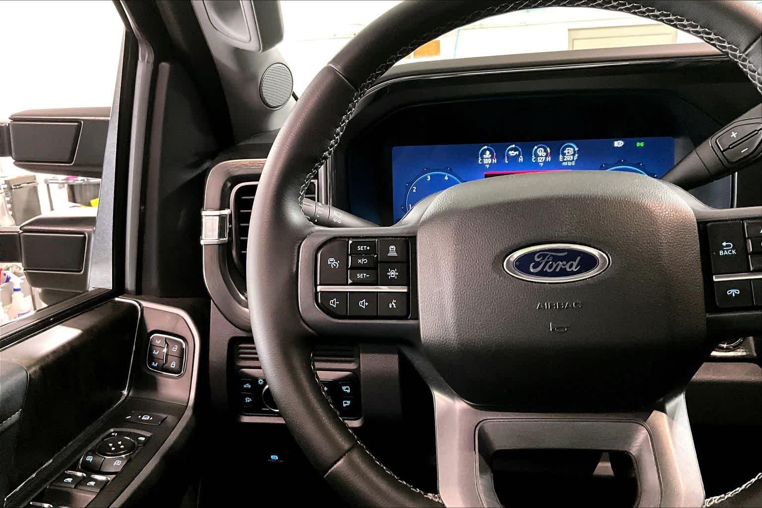 Used 2025 Agate Black Metallic Ford LARIAT image 24
