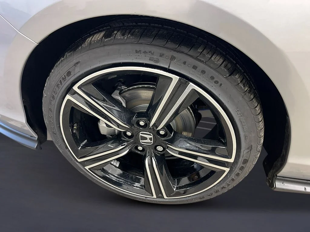 New 2026 Solar Silver Metallic Honda SE image 10