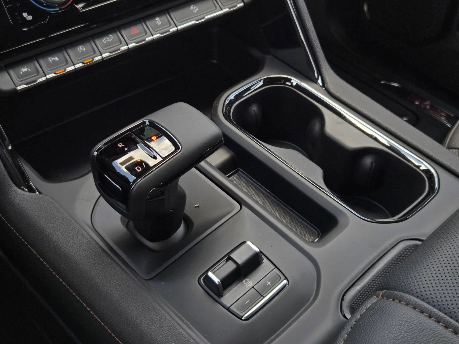 2026 GMC Sierra 1500 AT4 - Photo 10