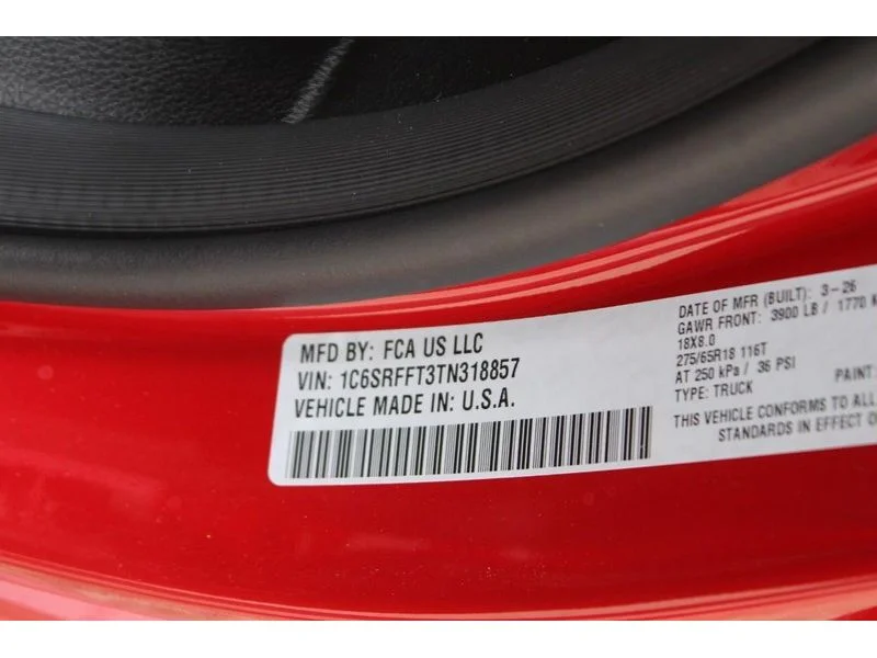 New 2026 Molten Red Pearl-Coat Exterior Paint RAM Big Horn image 8