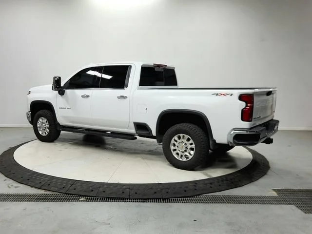 Used 2025 Summit White Chevrolet LTZ image 6
