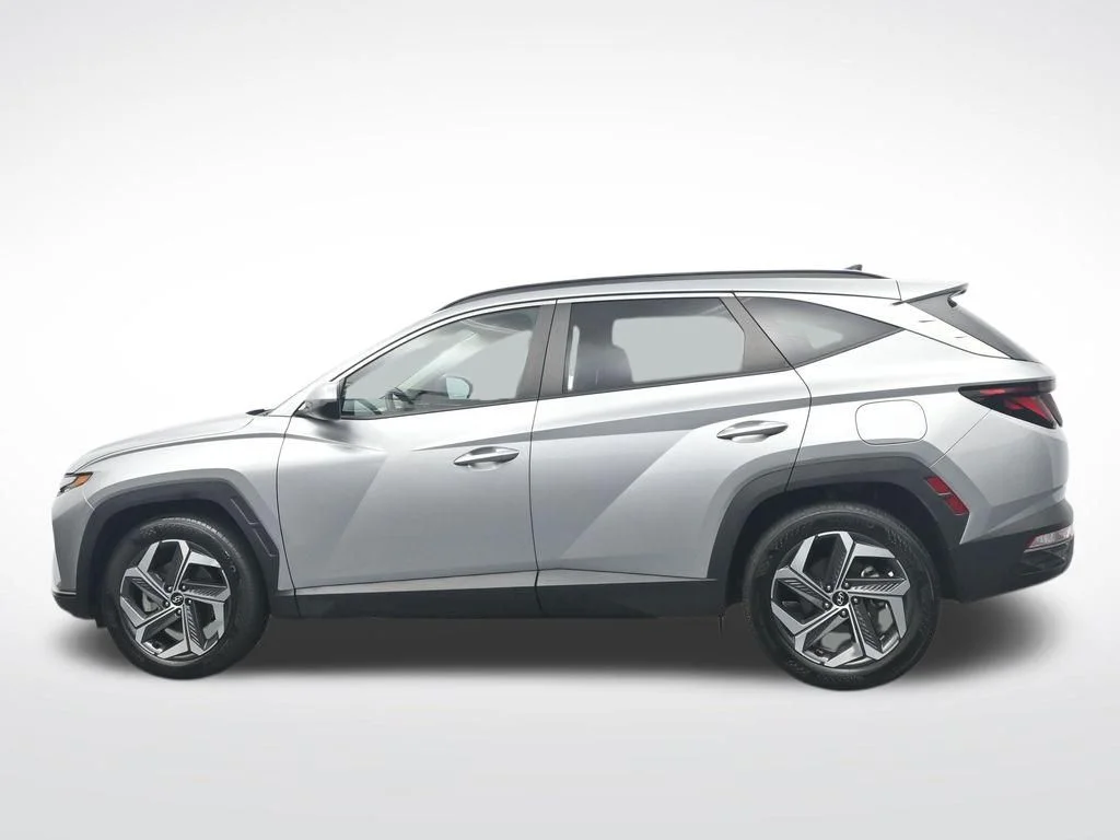 Used 2024 Silver Hyundai SEL image 10