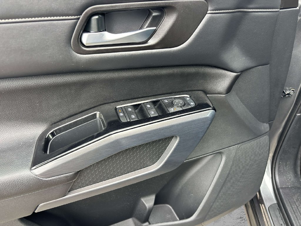 Used 2023 Gray Nissan SL image 18