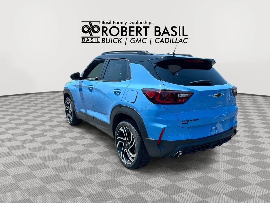 Used 2024 Fountain Blue Chevrolet RS image 6