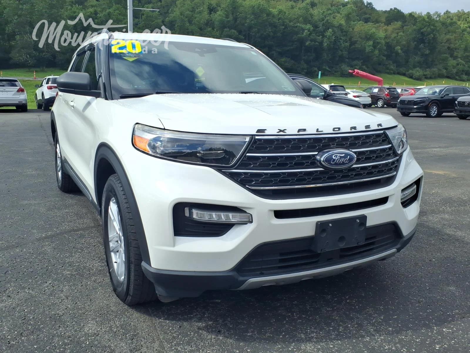 Used 2020 Star White Metallic Tri-Coat Ford XLT image 1