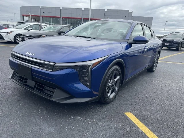 Used 2025 Blue Kia LXS image 12