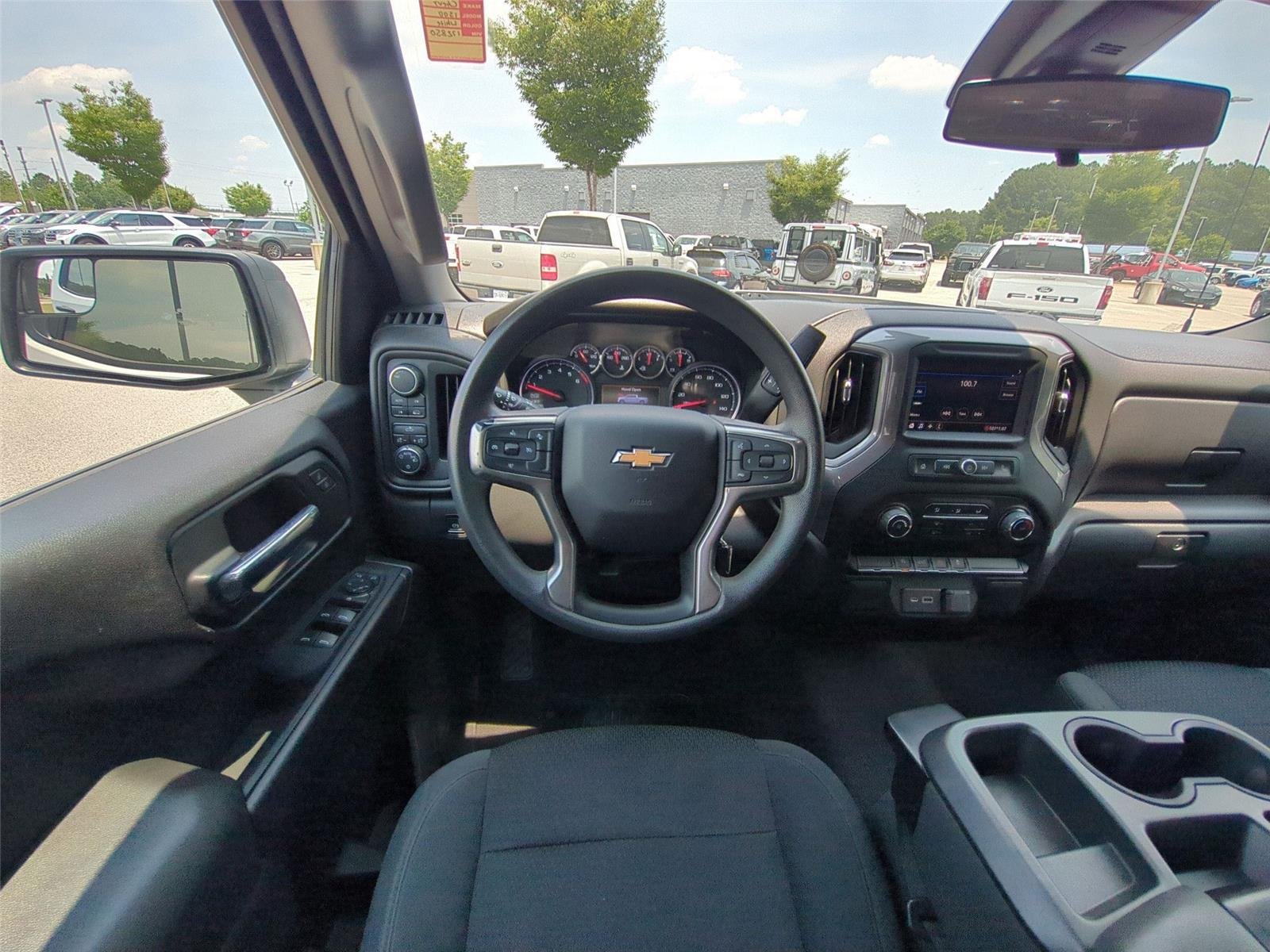 Used 2022 Summit White Chevrolet Custom image 31