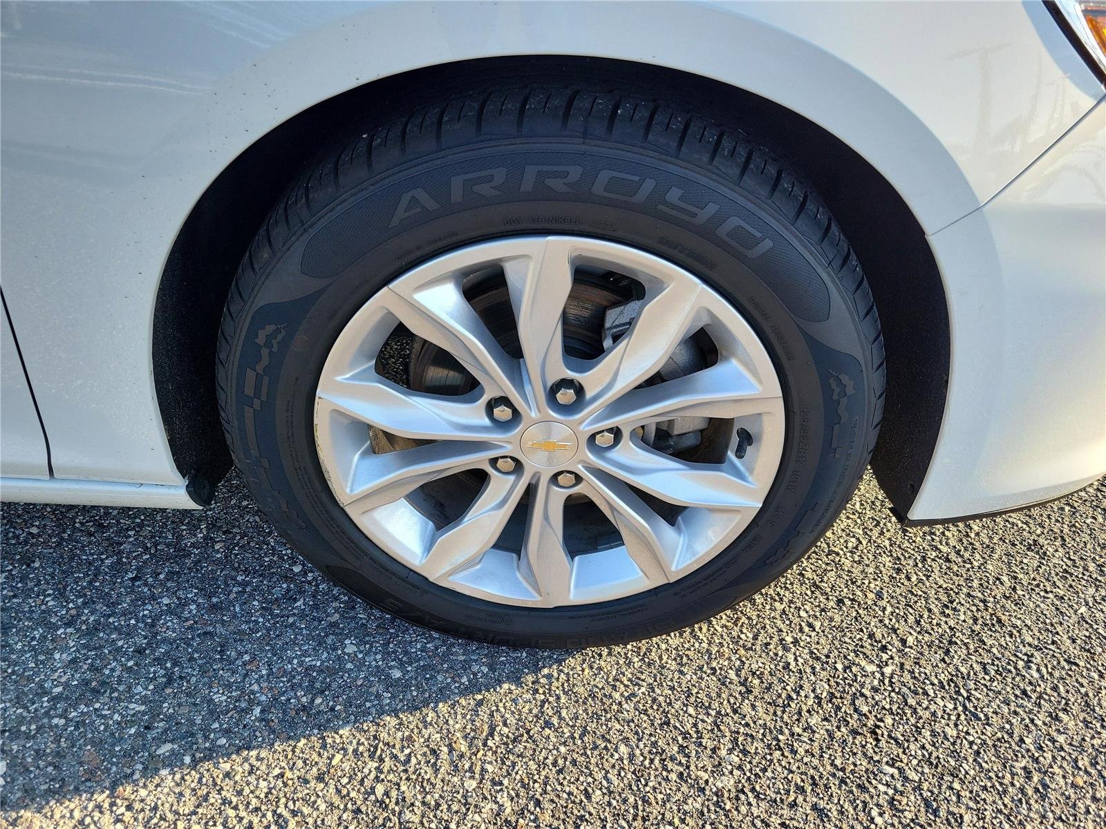 Used 2024 Summit White Chevrolet LT image 6