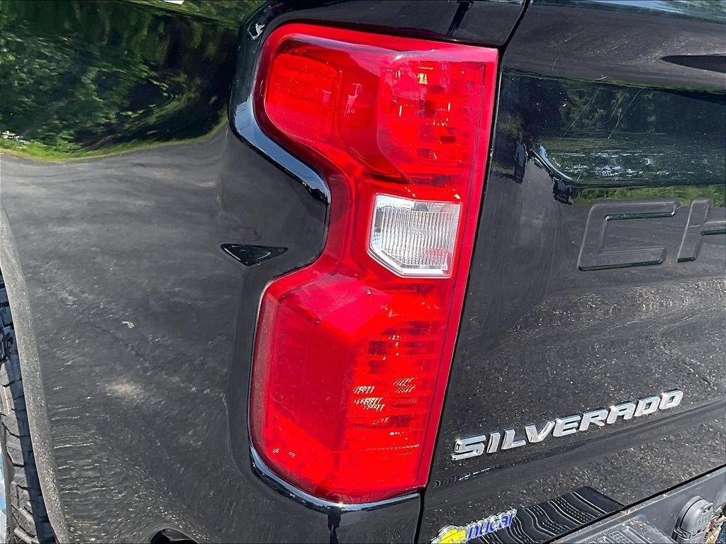 Used 2022 Black Chevrolet LT image 34