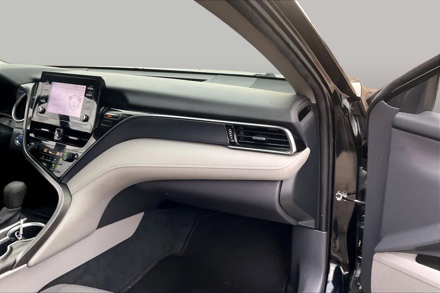 Used 2022 Midnight Black Metallic Toyota Hybrid LE image 17