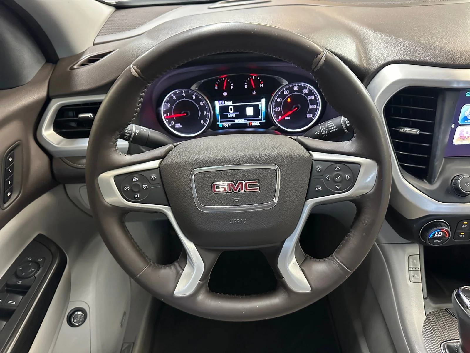 Used 2017 White Frost Tricoat GMC SLT image 13