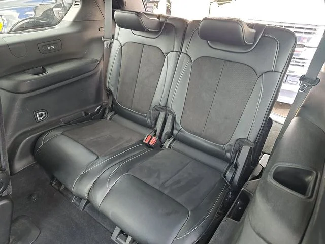 Used 2024 Red Jeep Altitude image 13