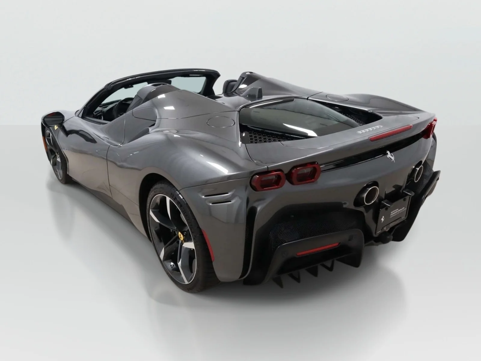 Used 2025 Grigio Silverstone Metallic Ferrari Convertible image 14